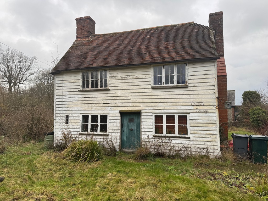 Lot: 31 - DETACHED PERIOD COTTAGE AND ORCHARD LAND - Front of Quince Cottage